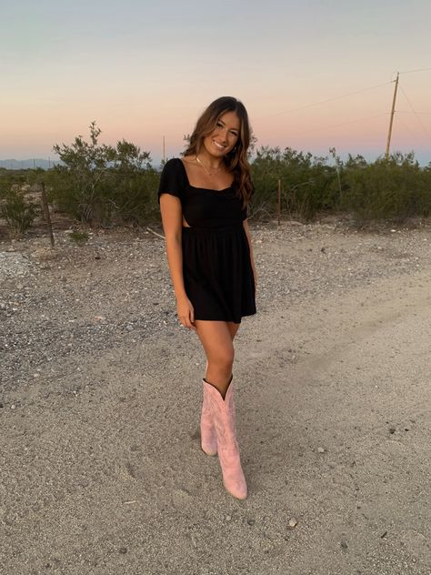 Country Concert Dress And Boots, Black Dress For Country Concert, Country Concert Outfit Tshirt Dress, Country Concert Outfit Black Dress, Country Concert Outfit Pink Boots, Country Concert Outfit Dress, Summer Dress With Boots, Black Cowboy Boots Concert, Country Concert Fits Black Boots