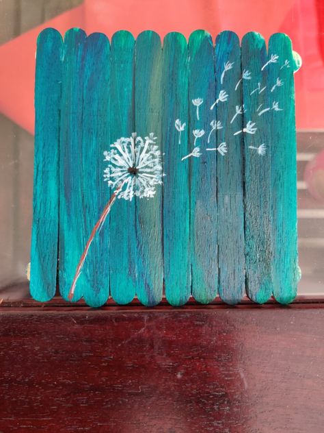 Acrylic paint.. popsicles painting Popsicle Stick Painting, Popsicle Painting, Paint Stick Crafts, Popsicle Stick Art, Popsicle Art, Art Ideas For Teens, Stick Wall Art, Popsicle Crafts, Art Painting Tools