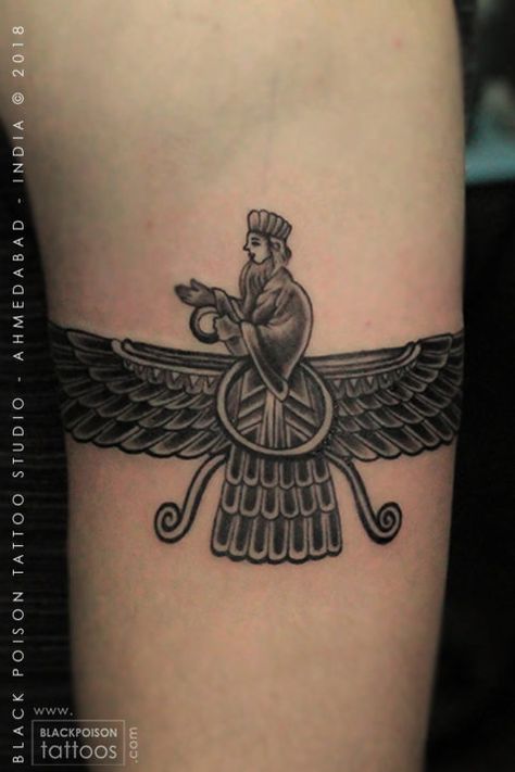 Farvahar Tattoo Faravahar Tattoo, Farvahar Tattoo, Persian Tattoos, Persian Symbols, Persian Tattoo, Phönix Tattoo, Vintage Tattoo Design, Sanskrit Tattoo, Farah Diba