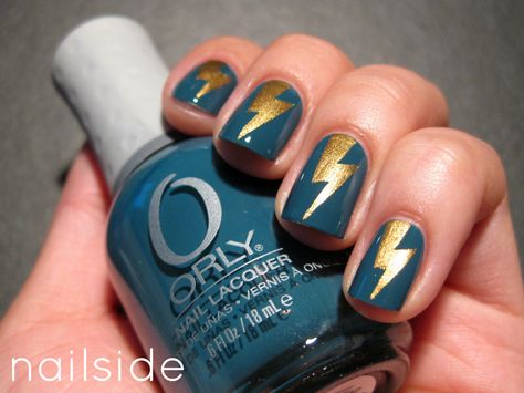 Muted blue and metallic gold lightning manicure by Nailside - love this! Lightning Bolt Nails, Lightning Nails, Harry Potter Nails, 31 Day Challenge, Nail Color Trends, Nail Art Designs Summer, Lightning Bolts, Nails Only, Day Challenge