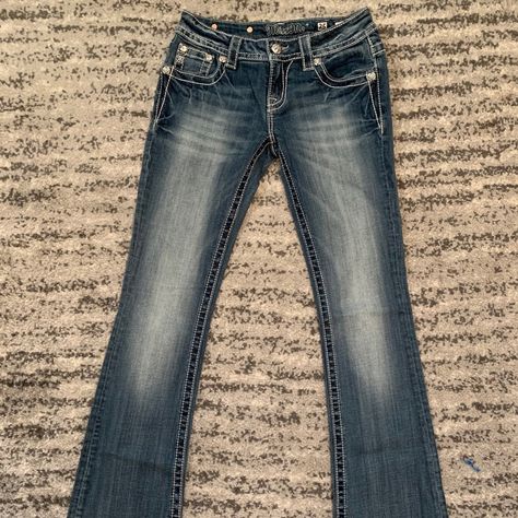 Women’s Size 25 Miss Me Jeans. Brand New Never Worn W/O Tags Flared Miss Me Jeans, Miss Jeans, Swaggy Fits, 2000s Women, Country Jeans, Outfits Jewelry, 90s Summer, Clothes Wishlist, Autumn Fits