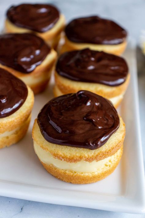 Boston Cream Pie Minis, Boston Cream Pie Dessert Cups, Easy Boston Cream Pie Cupcakes, Boston Cream Whoopie Pies, Cream Pie Decorating Ideas, Boston Creme Cupcake, Individual Boston Cream Pie, Mini Boston Creme Pies, Boston Creme Dessert