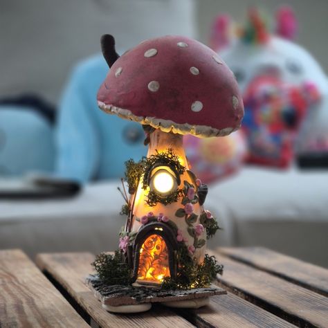 Create a magical mushroom fairy house using a recycled glass bottle and foam clay Wine Bottle Fairy House, Bottle Fairy House, Clay Mushroom House, Clay Bottle Art, Mushroom Things, Mushroom Umbrella, Mushroom Clay, Wine Bottle Garden, Mushroom Fairy House