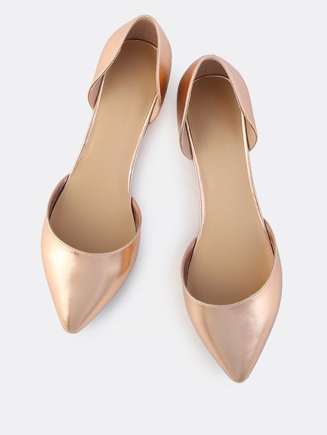 Shop Metallic Point Toe Flats ROSE GOLD online. SheIn offers Metallic Point Toe Flats ROSE GOLD & more to fit your fashionable needs. Gold Bridesmaid Shoes, Bridesmaid Shoes Flat, Gold Shoes Flats, Balmain Shoes, Rose Gold Shoes, Rose Gold Flats, Metallic Flats, Wedding Flats, Bridesmaid Shoes