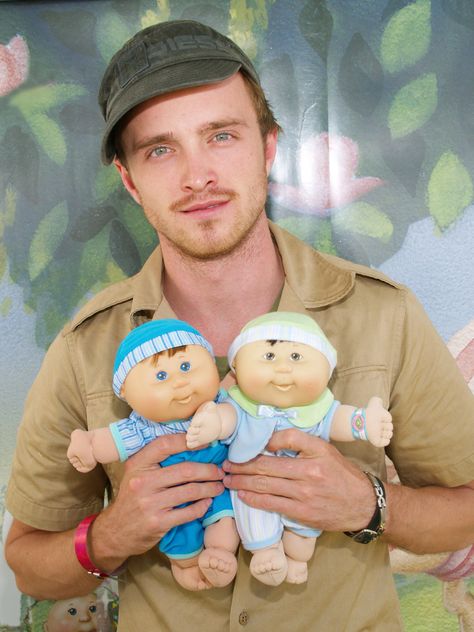 aaron paul breaking bad jesse pinkman Original Cabbage Patch Dolls, Dolls From The 80s, Vintage Cabbage Patch Dolls, Cabbage Patch Babies, Real Life Baby Dolls, Aaron Paul, Cabbage Patch Kids Dolls, Art Student, Facts For Kids