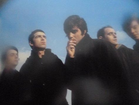 #oasis #britpop #music #90e #liamgallagher #noelgallagher #wonderwall #liveforever #supersonic #morningglory #whatthestory #beherenow #themasterplan Wonderwall Oasis, Liam And Noel, Primrose Hill, Be Here Now, Noel Gallagher, Liam Gallagher, Mens Parka, Just Believe, British Men