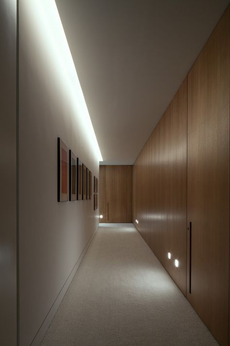 residência sp Vstupná Hala, Blitz Design, Hotel Corridor, Corridor Design, Corridor Lighting, Hall Lighting, Plafond Design, Hal Decor, Cove Lighting