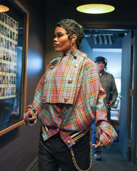 Teyana Taylor Haircut, Teyana Taylor Short Hair, Jimmy Kimmel Show, Short Hair Images, Nerd Fashion, Tomboy Chic, Short Hair Pixie, Short Sassy Hair, Short Hair Pixie Cuts