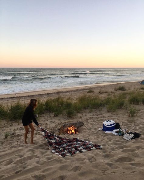 Camper Hacks, Camping Aesthetic, Gap Year, Dream Lifestyle, Summer Bucket Lists, Summer Feeling, Summer Dream, Beach Bum, Beach Vibe