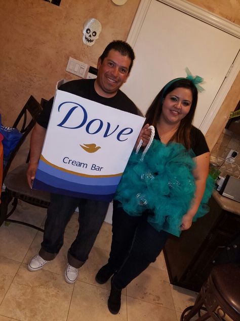 Shower Pouf Costume, Soap And Loofah Halloween Costume, Shower Loofah Costume, Loofah Costume, Meme Couple Costumes, Partner Halloween Costumes, Dove Cream, Easy Couples Costumes, Costumes Diy