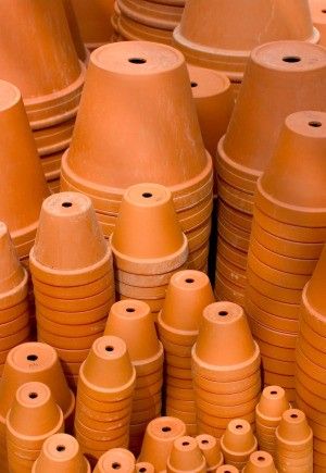 Clay Pot Projects For Garden, Diy Terra Cotta Pots, Terra Cotta Pot Crafts Diy, Clay Pot Projects, Terra Cotta Clay Pots, Terra Cotta Pots, Flower Pot People, Clay Pot People, Making Plant Pots