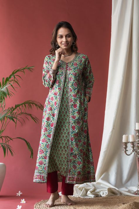 Block Print Kurti Designs, Green Block Print, Block Printed Kurta, Kalamkari Dresses, Green Cotton Dress, Block Printed Suits, Shirt Style Tops, Hand Embroidery Dress, Pakistani Fashion Casual