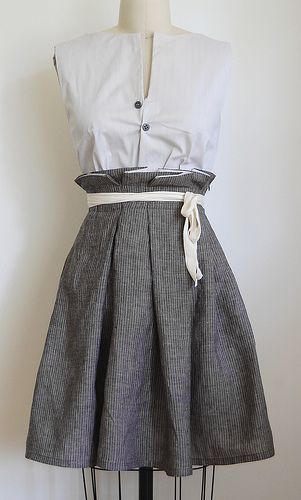 linen random fold skirt | Martha W McQuade | Flickr Fold Skirt, Clothing Folds, Moda Chic, Lovely Clothes, Japan Fashion, Skirt Design, Skirt Pattern, Sewing Clothes, Fashion Details