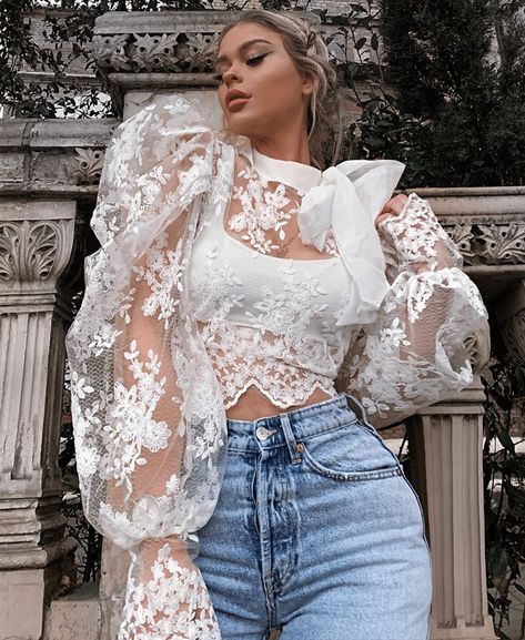 White Net Top, Brunch Outfits, Neat Casual Outfits, North Miami Beach, Net Top, Stylish Blazer, Lace Fashion, Curvy Outfits, Style Chic