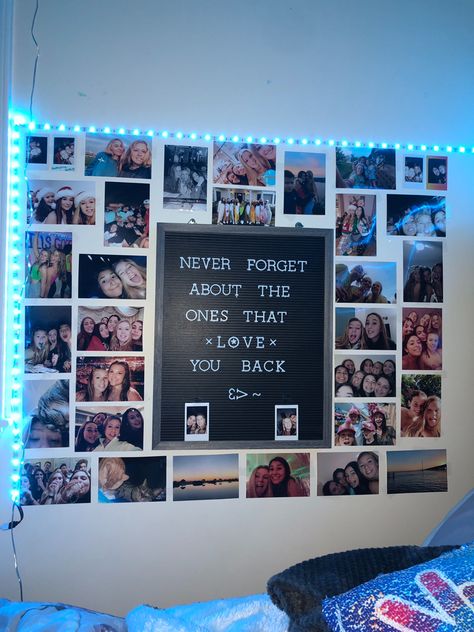 Ways To Put Photos On Wall, Bedroom Photo Collage Ideas, Photo Door Ideas, Decorated Room Aesthetic, Picture Door Ideas, Cute Picture Wall Ideas, Redoing My Room Ideas, Picture Wall Inspo Bedroom, Art To Put On Your Wall