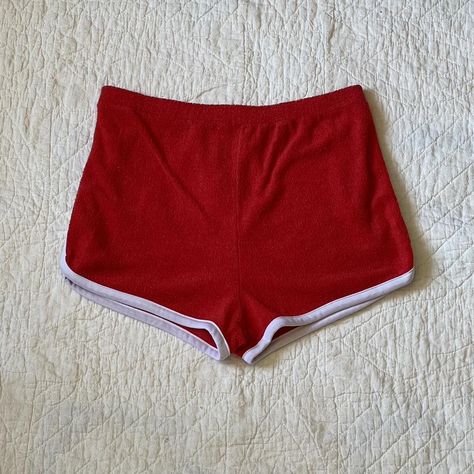 Vintage Gym Outfit, Red Sports Shorts, Red Gym Shorts, Retro Red Beach Shorts, Red Cotton Sports Shorts, Retro Red Short Shorts, Depop Vintage, Vintage Gym, 70s Shorts