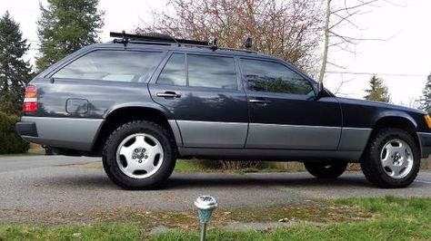 This 1991 Mercedes 300TE 4matic station wagon is the first we have seen with a lifted suspension and all terrain tires. A bunch of people are jumping on the bandwagon to create safari-style Porsches with knobby tires, but not enough people are doing it with Mercedes. We love this set-up, and the sel Mercedes 124, Mercedes 190, Mercedes W124, Mercedes Benz 190, Sports Wagon, Mercedes E Class, Classic Mercedes, Lifted Cars, Mercedes Benz Classic