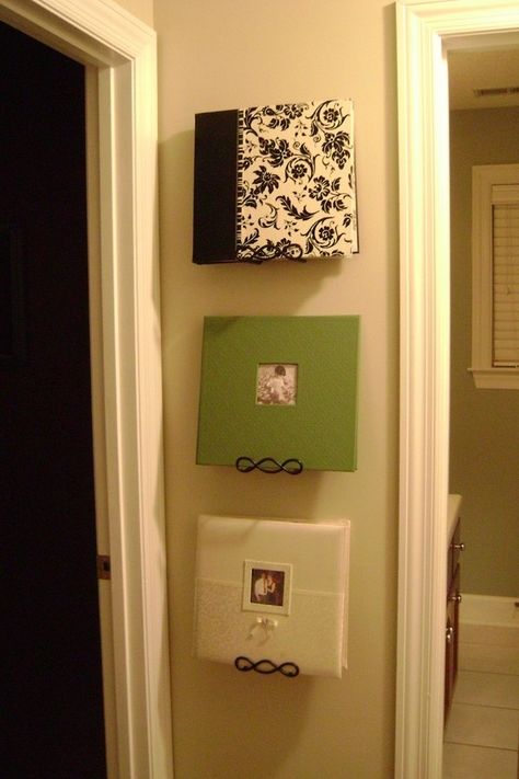 Use plate hangers to display photo albums on the wall so you, friends, and family, can enjoy them more often. I absolutely LOVE this idea! Photo Album Display, Plate Hangers, Foto Tips, House Decorating, Do It Yourself Projects, Cool Ideas, Décor Diy, Photo Albums, My New Room