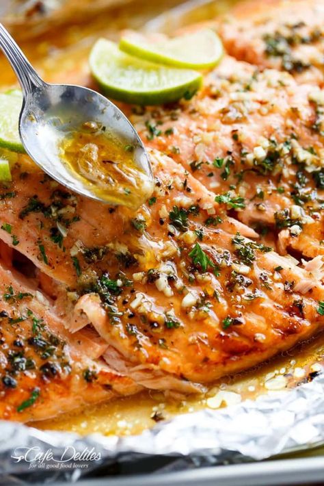 Cafe Delights, Lime Salmon Recipes, Baked Salmon In Foil, Chili Lime Salmon, Salmon Bake, Salmon In Foil, Lime Butter, Garlic Butter Salmon, Honey Salmon