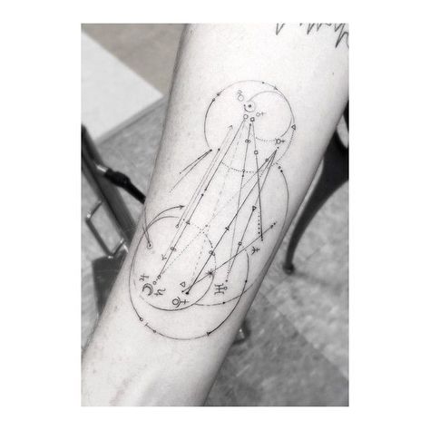 « @tamratam gettin with the natal charts » | Geometric tattoo, Geometric tattoo design, Astrology tattoo Natal Chart Tattoo, Astrology Tattoo Ideas, Big Three Astrology, Dr Woo Tattoo, Feather Tattoo Arm, Geometric Tattoo Pattern, Astrological Chart, Simple Tattoos For Women, Back Of Arm Tattoo