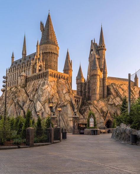 Hogwarts Orlando, Universal Hogwarts, Harry Potter Fanları, Harry Potter Orlando, Universal Studios Orlando Trip, Disney Hogwarts, Harry Potter Castle, Kang Ho Song, Harry Potter Universal Studios