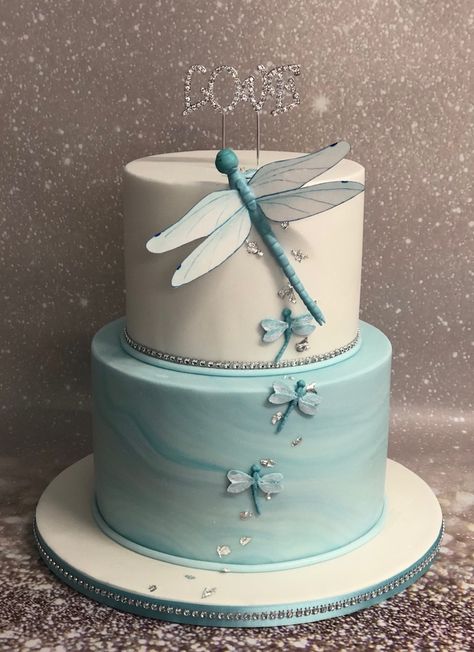 Dragonfly Birthday Cake, Dragonfly Cake Ideas, Dragonfly Birthday Party, Rođendanske Torte, Family Reunion Cakes, Dragonfly Cake, Dragonfly Birthday, Dragonfly Wedding, Blue Birthday Cakes