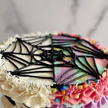 Wednesday Window Cake, Wednesday Cake Ideas, Spiderweb Window, Wednesday Cake, Wednesday Party, Meringue Buttercream, Swiss Meringue, Swiss Meringue Buttercream, 20th Birthday