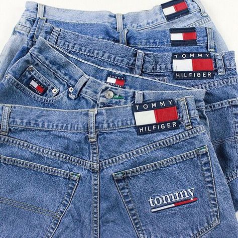 pinterest // xoannieyahnke ❁♡☾ Mode Shoes, Estilo Hippie, Vintage Tommy Hilfiger, Tommy Hilfiger Jeans, About Fashion, Audrey Hepburn, Outfits Casuales, Red White And Blue, Look Fashion