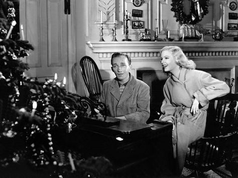 This Irving Berlin musical introduced the songs "Be Careful, It's My Heart", "Happy Holiday", "Easter Parade", and "White Christmas". Holiday Inn Movie, Marjorie Reynolds, Top Christmas Movies, Old Christmas Movies, Hollywood Christmas, Best Holiday Movies, White Christmas Movie, Movie Classics, Classic Christmas Songs