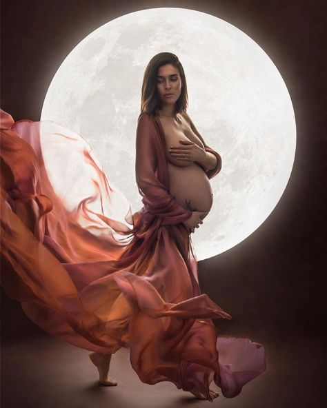 Space Maternity Shoot, Magical Maternity Shoot, Moon Maternity Photoshoot, Edgy Pregnancy Photoshoot, Moon Maternity Shoot, Moon And Stars Maternity Shoot, Halloween Maternity Photoshoot, Maternity Shoot At Night, Full Moon Maternity Shoot