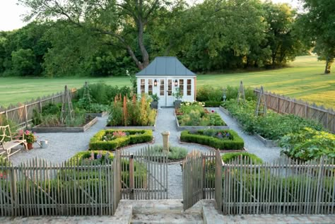 English Garden Raised Beds, Manor Aesthetic, Homestead Gardens, Potager Garden, English Manor, Walled Garden, Have Inspiration, Cut Flower Garden, Look Older