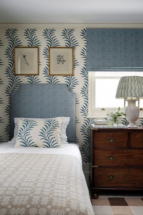 blue wallpaper, blue headboard and blue fabric blind in a blue bedroom interior design Federal Home Interiors, London Townhouse Interior, Salvesen Graham, Blue Headboard, Townhouse Interior, London Townhouse, Room London, Twin Bedroom, Twins Room