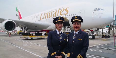 Pilots Quotes Aviation, Emirates Airbus, Emirates A380, Female Pilots, Emirates Flights, Aviation Careers, Commercial Plane, Fly Emirates, Airline Pilot