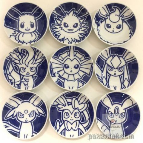 Sylveon Umbreon, Original Pikachu, Art Festival Booth, Ceramic Plates Art, Japan Kitchen, 150 Pokemon, Pokemon Sketch, Pokemon Poster, Pokemon Craft