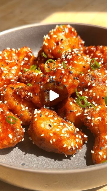 Korean Fried Cauliflower, Cauliflower Sauce, Instagram Korean, Fried Cauliflower, The Sauce, Sesame Oil, Cooking Oil, Sesame Seeds, Korean Food