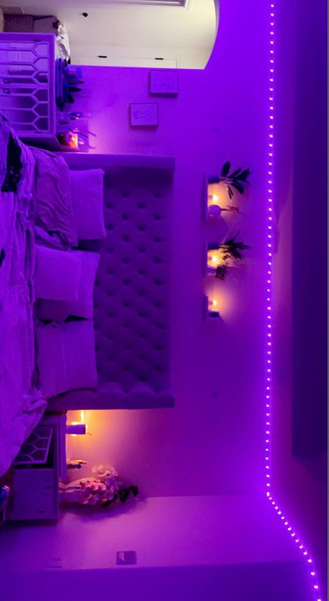 Student Dorm Room, Stick Light, Room Organization Bedroom, Neon Bedroom, Student Dorm, Luxury Room Bedroom, Chill Room, Dorm Room Ideas, Pinterest Room Decor