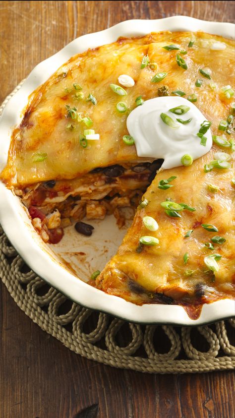 Speedy Lyered Chicken Enchilada Pie Recipe ~ "Very easy, full of flavor and no leftovers! Chicken Enchilada Pie Recipe, Enchiladas Mexicanas, Enchilada Pie, Turkey Meals, Simple Pie, Mexican Foods, Melty Cheese, Chicken Enchilada, Hot Dishes