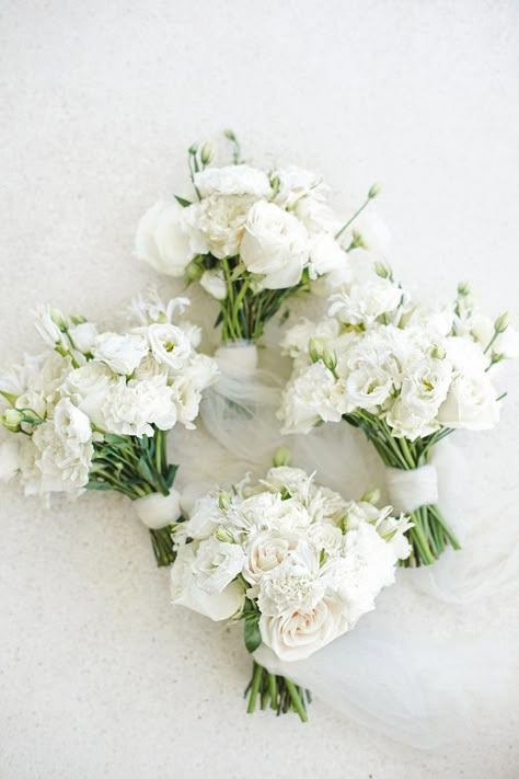 Pretty Wedding Bouquet, Small Wedding Bouquets, Elegant Wedding Bouquets, Simple Wedding Bouquets, Bridesmaid Bouquet White, White Flower Bouquet, White Bridesmaid, Bouquet Inspiration, Elegant Bouquet