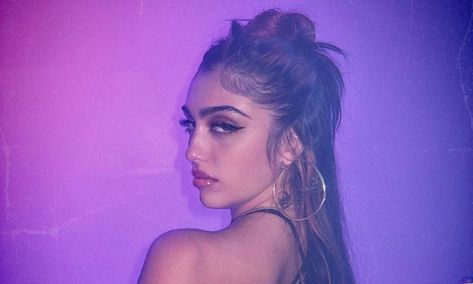 Madonna Daughter, Madonna Looks, Amy Winehouse Style, Backless Outfit, Instagram Snap, Vogue Beauty, Beauty Shoot, Amy Winehouse, Glam Makeup