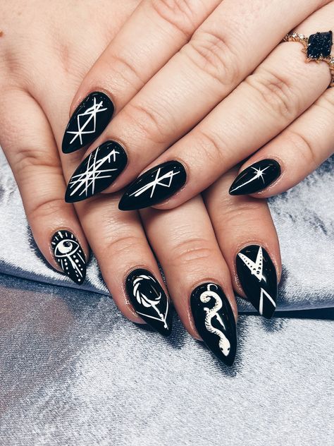 Nordic Nail Design, Ren Fest Nails, Runes Nail Art, Rune Nail Designs, Witch Nails Acrylic Short, Viking Rune Nail Art, Norse Nail Art, Witchy Nail Art Designs, Wicca Nails Designs