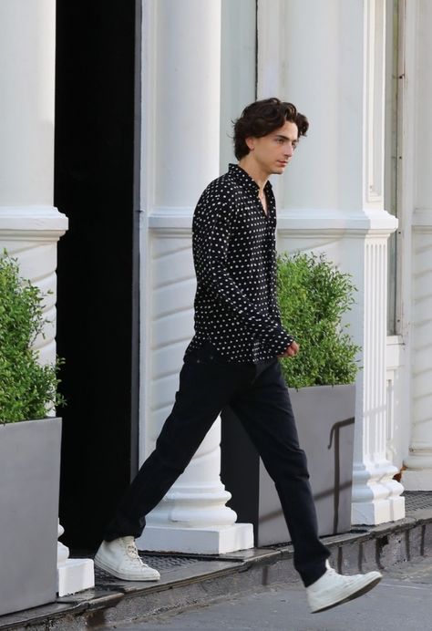 Timothee Chalamet Style, Timothee Chalamet Outfits, Mens Summer Outfits, Timmy T, Regulus Black, Style Steal, The Perfect Guy, Street Style Summer, Yellow Shirts