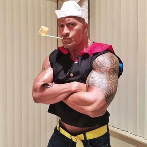 Dwayne Johnson as Popeye for Halloween Popeye Halloween Costume, Popeye Costume, Costumes Faciles, 2015 Halloween Costumes, Best Celebrity Halloween Costumes, Popeye The Sailor Man, Celebrity Halloween Costumes, Rock Johnson, The Rock Dwayne Johnson