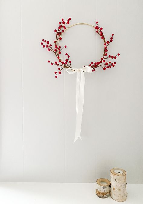 Christmas Hoop Wreath Ideas, Christmas Hanging Wreath, Wreaths For Inside Decor, Red Christmas Home Decor, Simple Christmas Door Decor, Diy Cabinet Wreath, Minimalist Wreath Christmas, Red Berries Christmas Decor, Simple Winter Decor Ideas For The Home