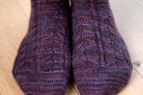 Knitting Graph Paper, Cable Socks, Texture Socks, Pretty Socks, Cable Knit Socks, Learn To Knit, Needle Felted Christmas, Year Of The Monkey, Cable Knitting