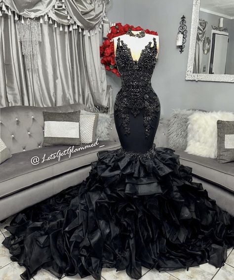 Baddie Black Prom Dress, 2k24 Prom, Sneaker Ball, Homecoming Dresses Sparkly, Gala Gowns, Dream Prom Dress, Classy Prom, Beaded Mermaid, Evening Gala