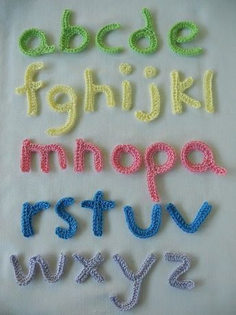 Cursive Crochet Letters Free Pattern, Crocheted Letters, Letters Haken, Crochet Alphabet Letters, Small Alphabet Letters, Teddy Crochet, Crochet Letters Pattern, Beautiful Alphabet, Alphabet Designs