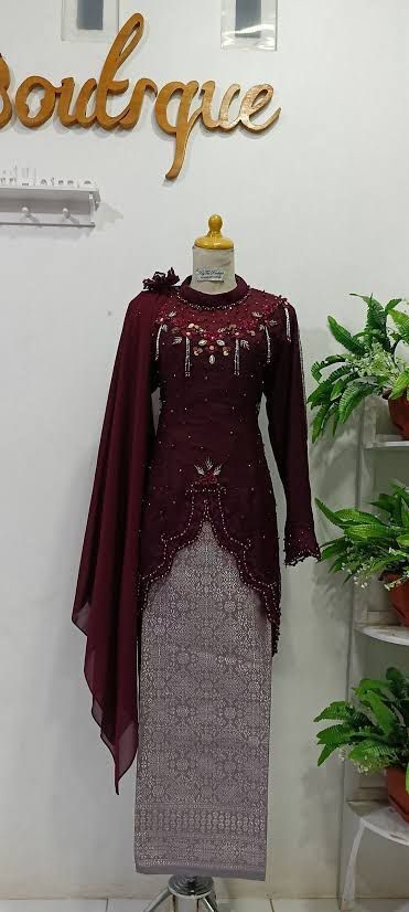 Kebaya Wisuda Simple, Kebaya Burgundy, Model Kebaya Modern Wisuda, Payet Simple, Kebaya Melayu, Kebaya Wisuda Hijab, Kebaya Brokat Modern, Model Kebaya Wisuda, Kebaya Simple