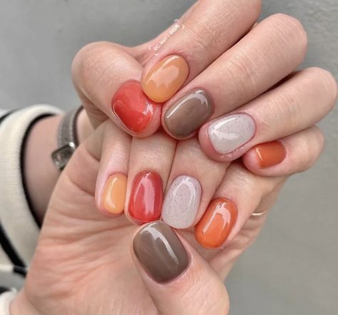 Easy Pride Nails, Easy Nail Art Ideas, Unique Manicure, Pride Nails, Boho Nails, Hello Nails, Hippie Nails, Minimal Nails, Casual Nails