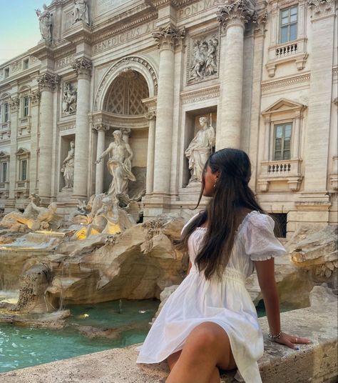 Places To Travel In Europe, Rome Pictures, Capri Italia, Italy Vibes, Travel In Europe, Rome Photo, Europe 2024, Italy Pictures, Pic Poses