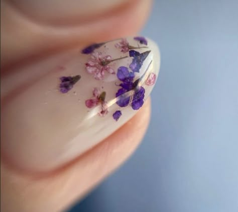 Dried Flower Nail Art, Bridal Nails Designs, Decoration Tips, Soft Nails, Flower Nail, Dry Flowers, Trendy Nail Art, Flower Nail Art, Nails Desing